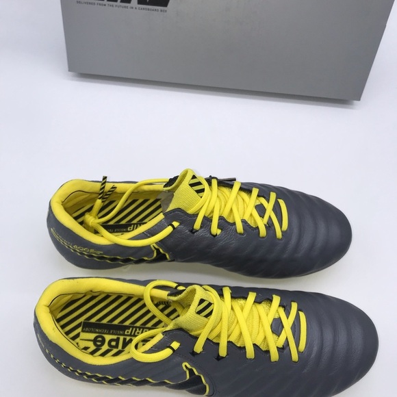 Men’s Nike Legend VII Elite FG US Soccer Cleats - Picture 3 of 5